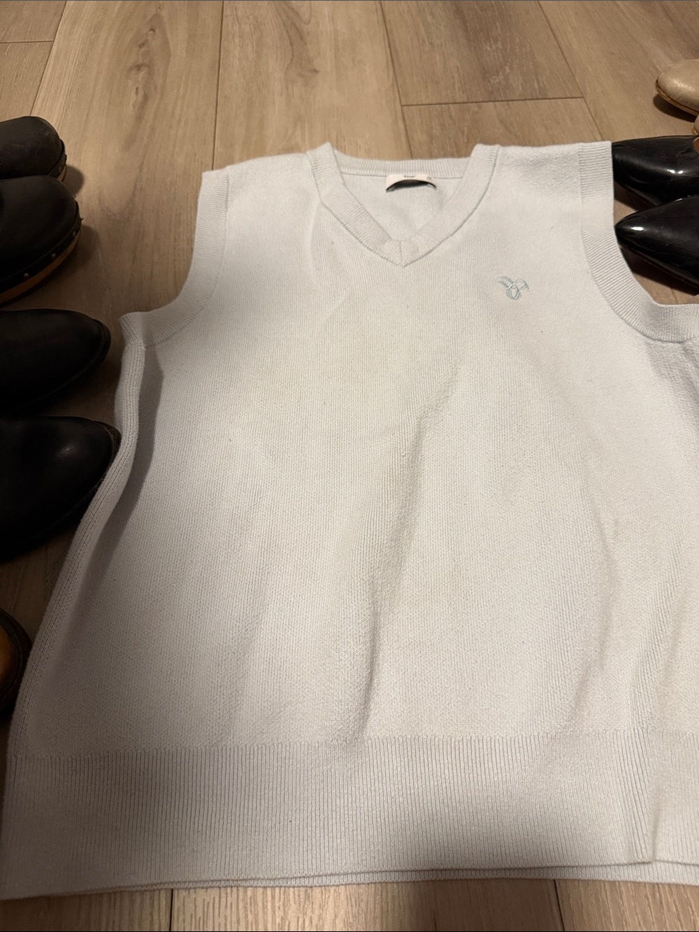 TNA White Women's V-Neck Sweater Vest